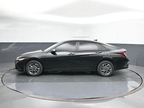Abyss Black 2024 Hyundai ELANTRA SEL