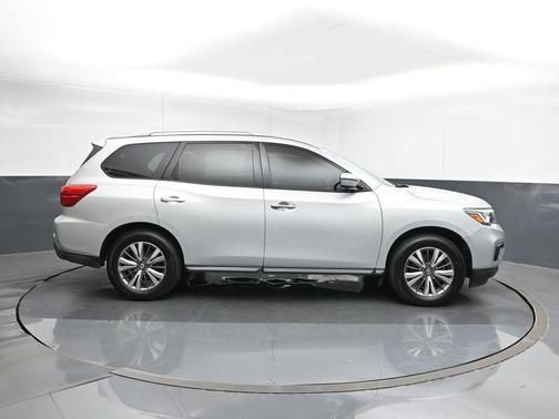 2020 Nissan Pathfinder SL 2WD