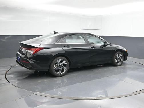 Abyss Black 2024 Hyundai ELANTRA Limited