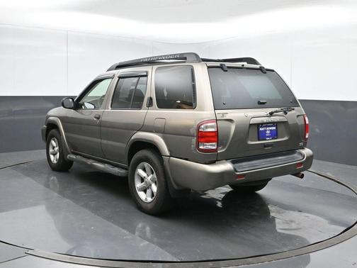 2004 Nissan Pathfinder SE