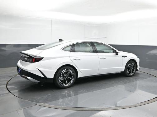 2026 Hyundai SONATA SEL