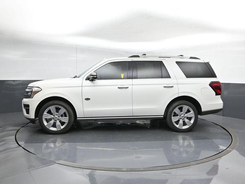 Star White Metallic Tri-Coat 2024 Ford Expedition King Ranch