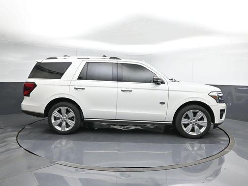 Star White Metallic Tri-Coat 2024 Ford Expedition King Ranch
