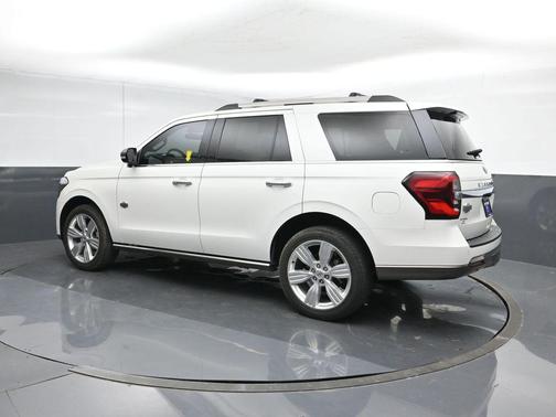 Star White Metallic Tri-Coat 2024 Ford Expedition King Ranch