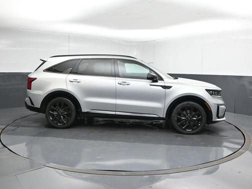Sparkling Silver 2022 Kia Sorento SX