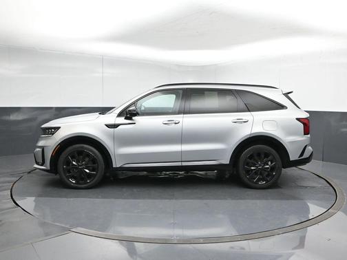 Sparkling Silver 2022 Kia Sorento SX