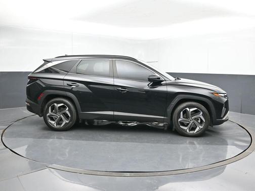 Black Pearl 2024 Hyundai TUCSON SEL