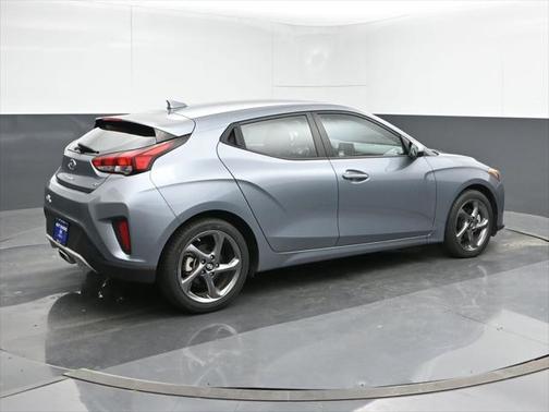 2020 Hyundai Veloster 2