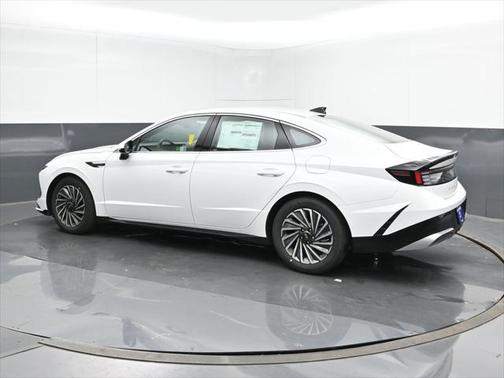 2025 Hyundai SONATA Hybrid SE