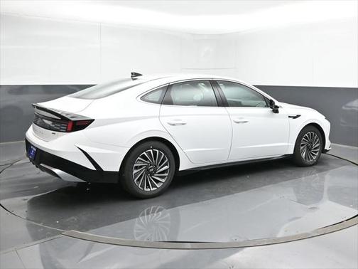 2025 Hyundai SONATA Hybrid SE
