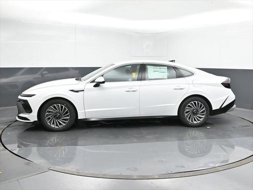 2025 Hyundai SONATA Hybrid SE