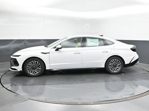 2025 Hyundai SONATA Hybrid SE