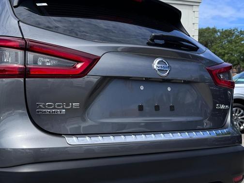 2022 Nissan Rogue Sport SV