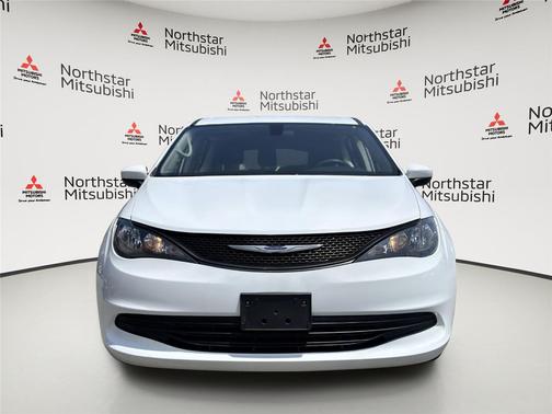 2020 Chrysler Voyager L