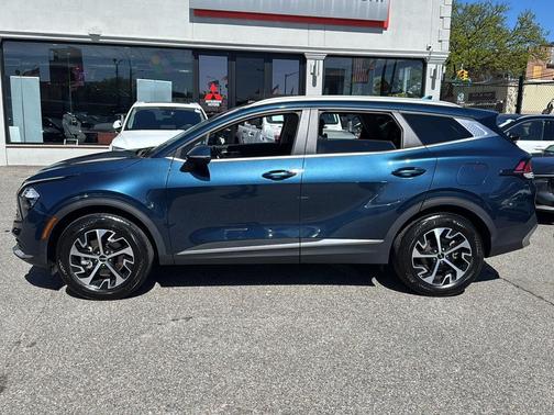 Vesta Blue 2023 Kia Sportage Hybrid EX