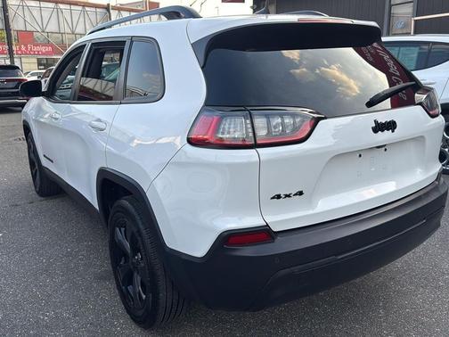 Bright White Clearcoat 2020 Jeep Cherokee Altitude