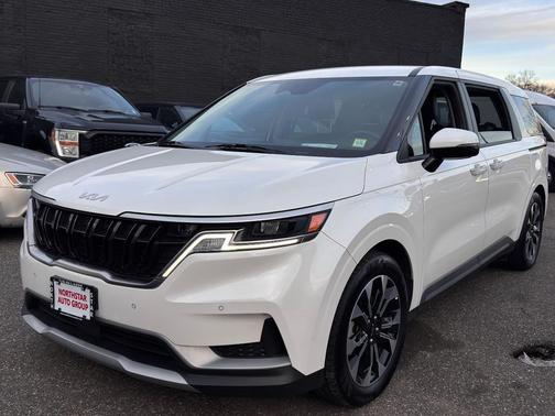 2024 Kia Carnival EX
