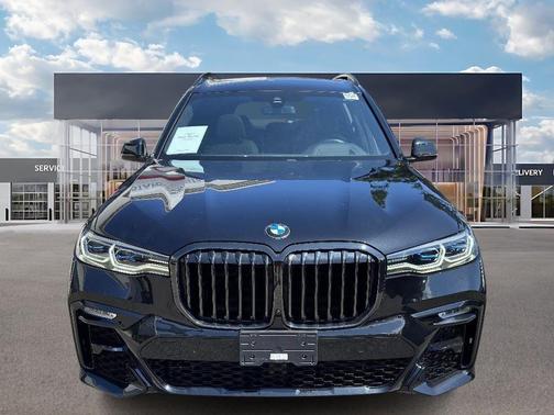 2022 BMW X7 M50i