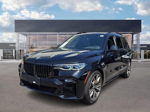 2022 BMW X7 M50i