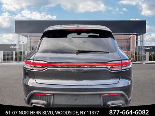 2022 Porsche Macan Base