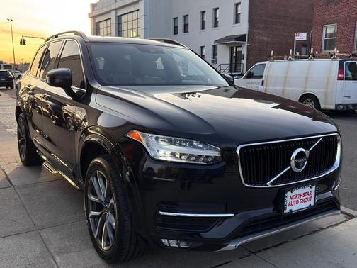 2016 Volvo XC90 T6 Momentum