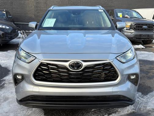 2024 Toyota Highlander XLE