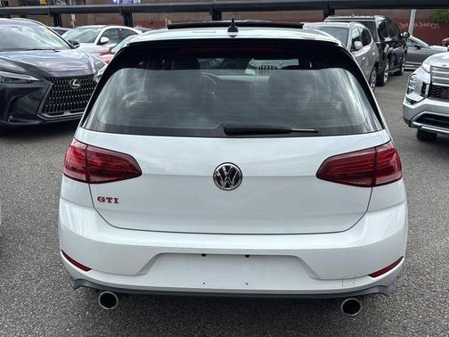 Pure White 2021 Volkswagen Golf GTI 2.0T SE DSG