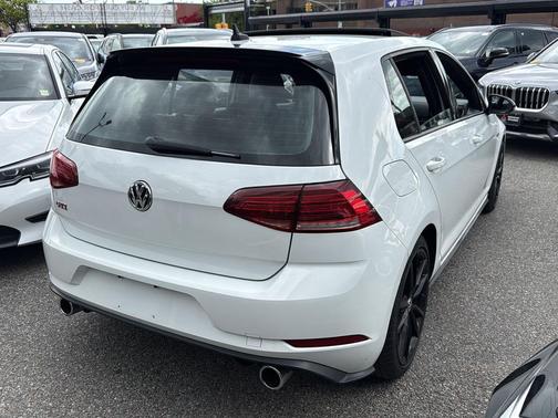 Pure White 2021 Volkswagen Golf GTI 2.0T SE DSG