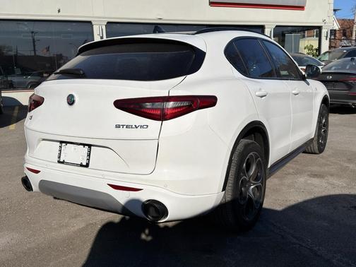 2023 Alfa Romeo Stelvio Ti