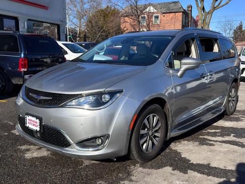 2020 Chrysler Pacifica Touring-L Plus
