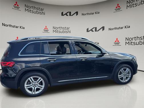 Night Black 2023 Mercedes-Benz GLB 250 4MATIC