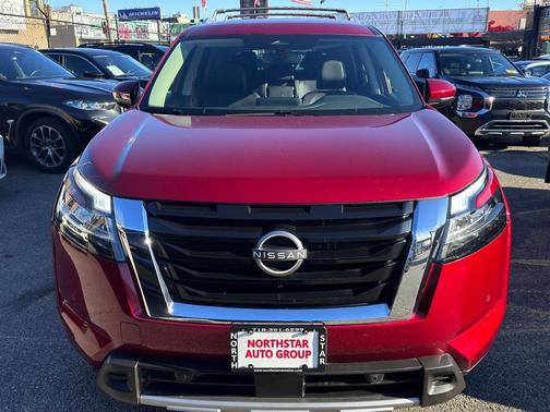 2023 Nissan Pathfinder SL 4WD