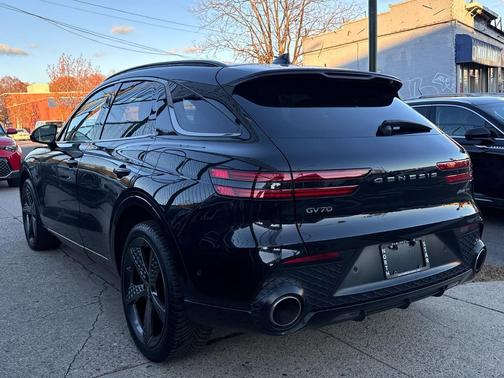 2023 Genesis GV70 3.5T AWD Sport