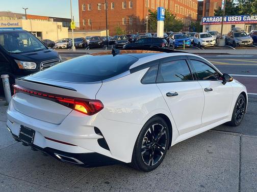 Glacial White Pearl 2022 Kia K5 GT-Line