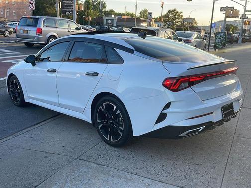 Glacial White Pearl 2022 Kia K5 GT-Line