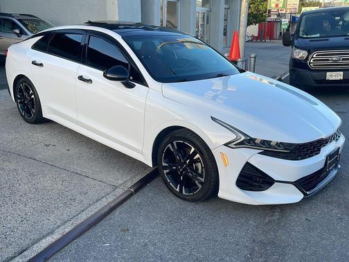 Glacial White Pearl 2022 Kia K5 GT-Line