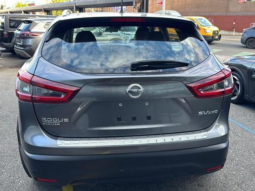 Gun Metallic 2022 Nissan Rogue Sport SV