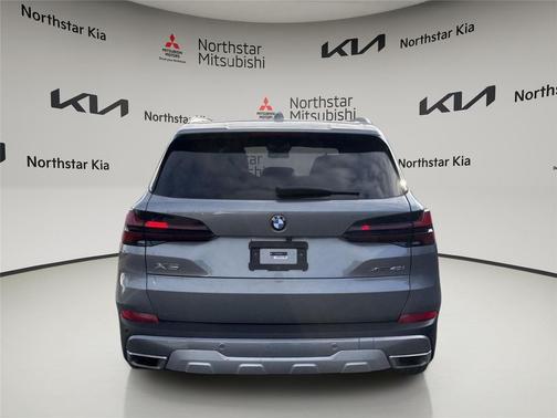 GREY 2024 BMW X5 xDrive40i