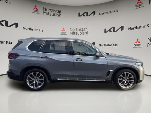 GREY 2024 BMW X5 xDrive40i