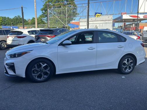Snow White Pearl 2021 Kia Forte LXS