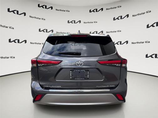 2022 Toyota Highlander Platinum