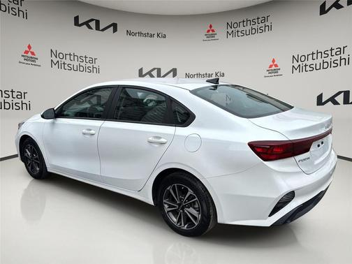 Snow White Pearl 2024 Kia Forte LXS
