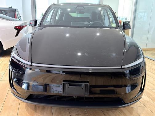 2026 Tesla Model Y Standard Rear-Wheel Drive