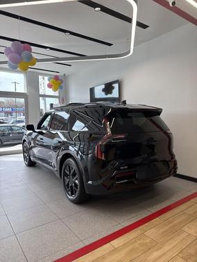 Ebony Black 2026 Kia EV9 Land