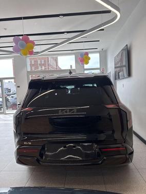 Ebony Black 2026 Kia EV9 Land