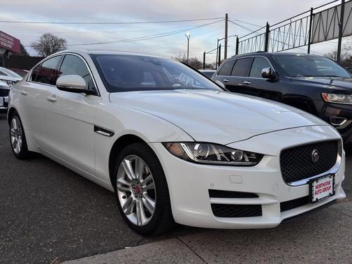 2019 Jaguar XE 25t Premium