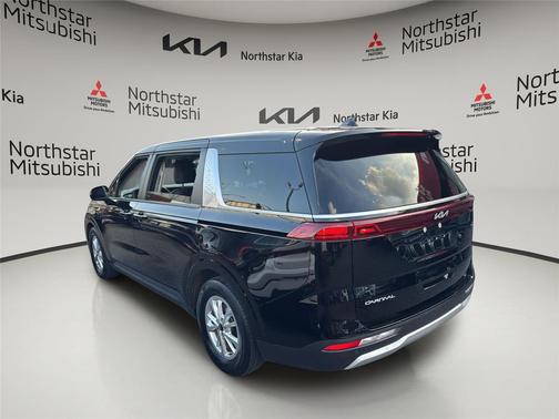 Aurora Black Pearl 2024 Kia Carnival LX