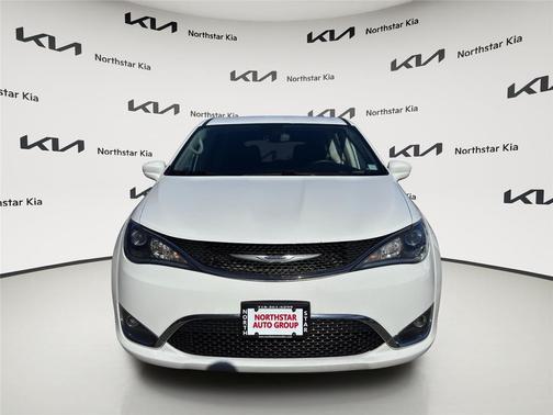 2020 Chrysler Pacifica Touring