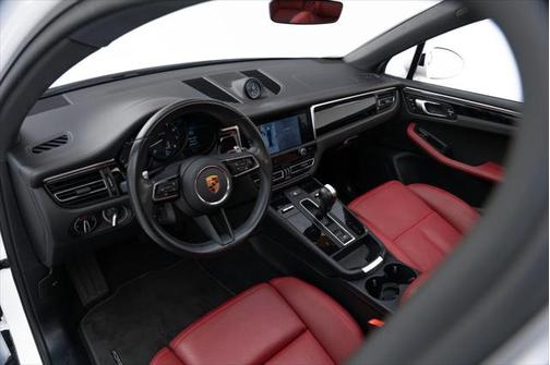 2022 Porsche Macan Base
