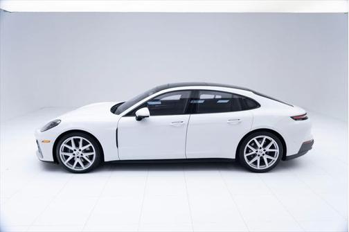 2024 Porsche Panamera 4